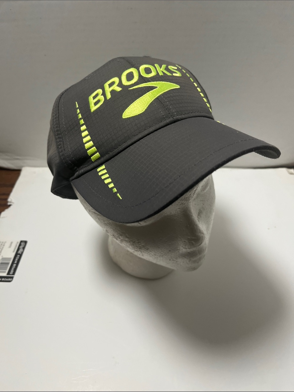 Brooks Men’s Gray Cap with Neon Yellow Logo